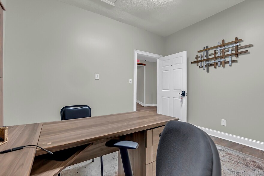 More Photos Of 1501 US Highway 19 S, Leesburg Office For Sale