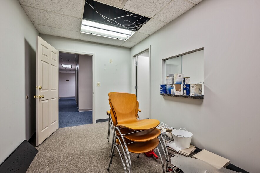 More Photos Of 12300 PERRY Hwy, Wexford Medical For Lease