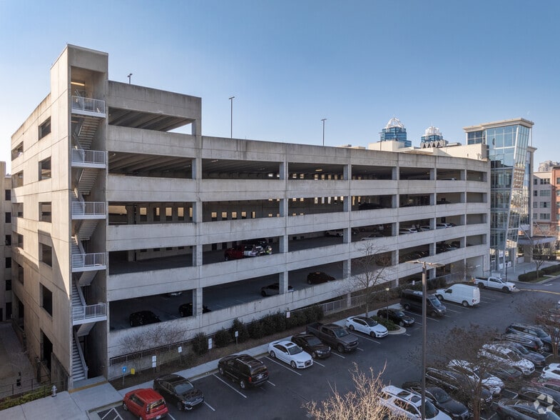 More Photos Of 1150 Hammond Dr, Atlanta Unknown For Lease