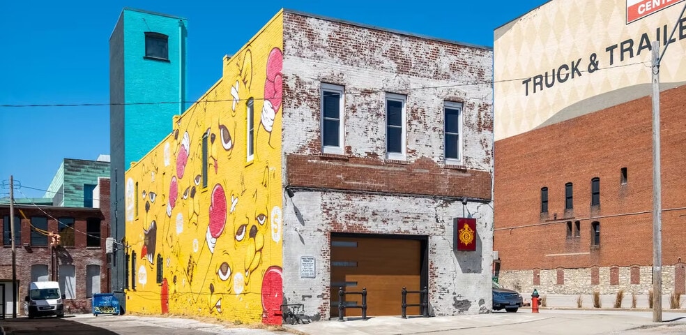 Primary Photo Of 1600 Locust St, Kansas City Storefront Retail Office For Sale