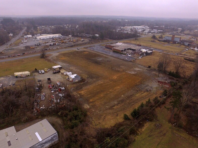 More Photos Of 402-404 Banner Ave, Greensboro Land For Lease