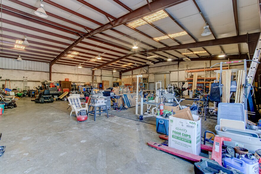 More Photos Of 1982 Jefferson Davis Hwy, Graniteville Showroom For Sale