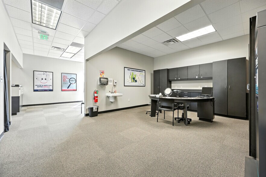 More Photos Of 9480 Arlington Expy, Jacksonville Freestanding For Sale