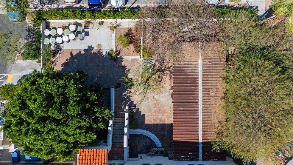 More Photos Of 369 N Palm Canyon Dr, Palm Springs Restaurant For Lease