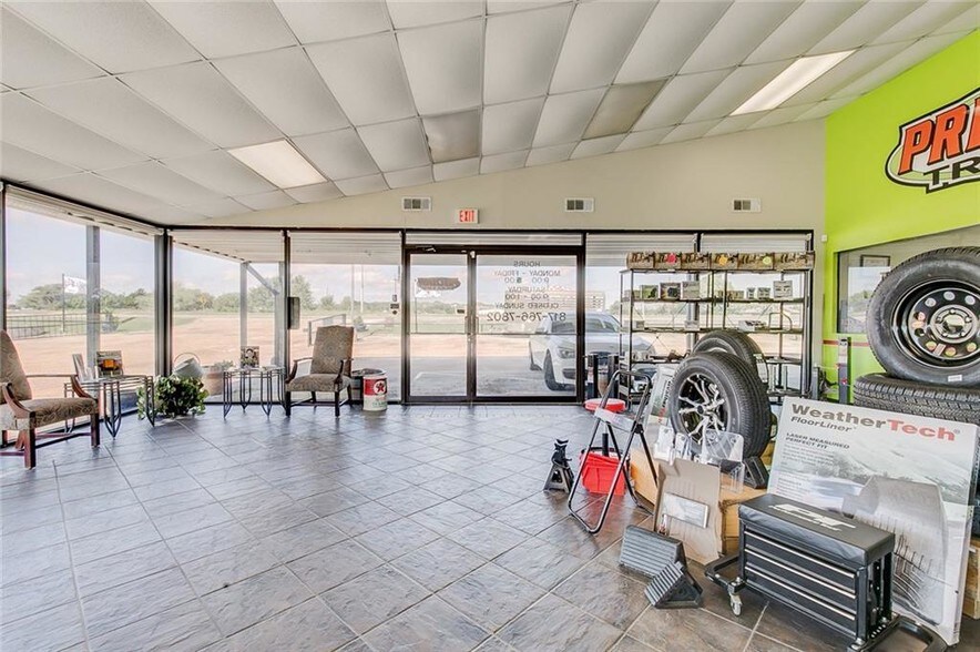 More Photos Of 3218 N Main St, Cleburne Auto Dealership For Lease