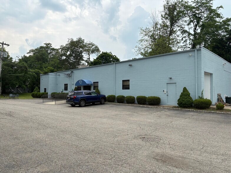 More Photos Of 25 Ross St, Wharton Warehouse For Lease