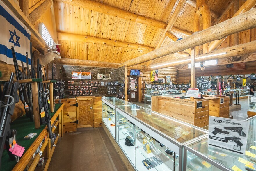 More Photos Of 118 First Ave, Hampton General Retail For Sale