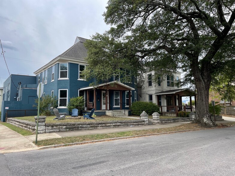 Primary Photo Of 924 E 8th St, Chattanooga Dormitory For Sale