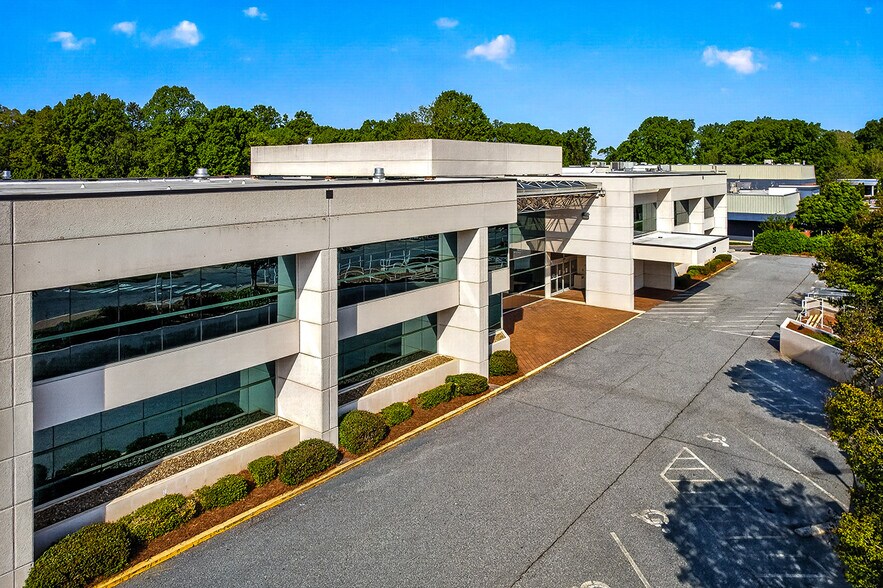 More Photos Of 240-250 Charlois Blvd, Winston-Salem Medical For Lease