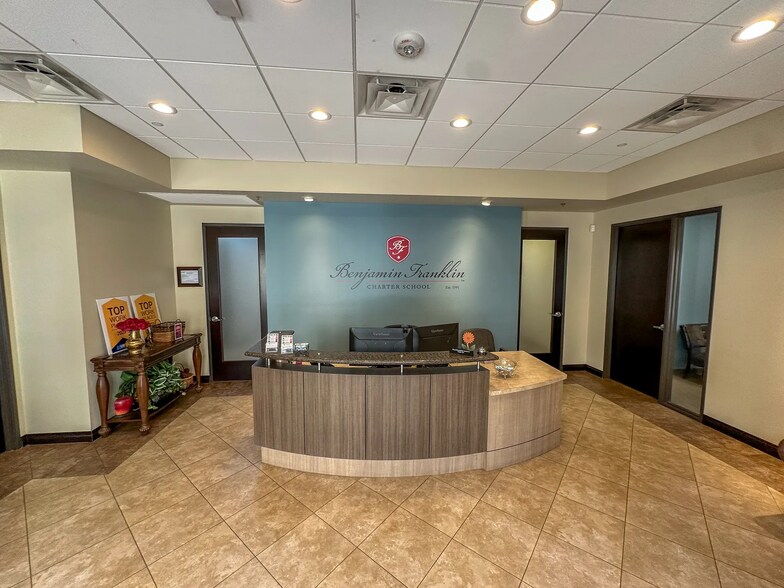 More Photos Of 690 E Warner Rd, Gilbert Office For Lease