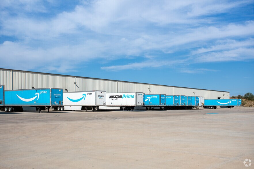 More Photos Of 7225 S Kolb Rd, Tucson Warehouse For Lease