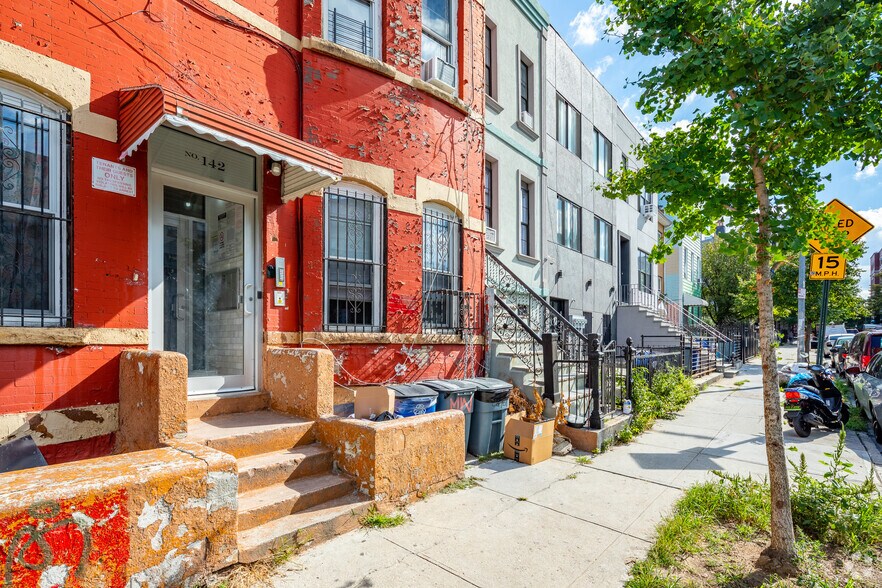 More Photos Of 142 Grove St, Brooklyn Apartments For Sale