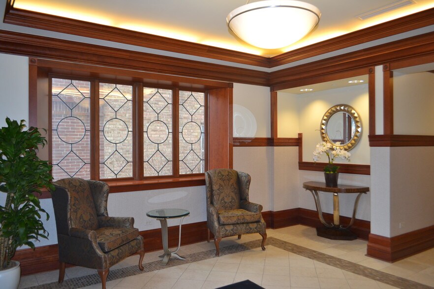 More Photos Of 430 Park Ave, Highland Park Office For Lease