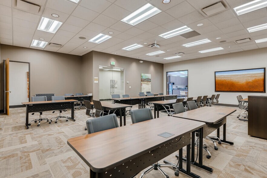 More Photos Of 7070 S Tucson Way, Englewood Flex For Lease