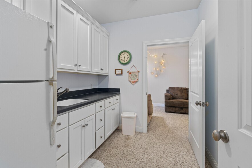More Photos Of 1092 FM 3000, Elgin Specialty For Sale