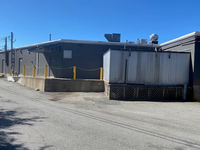 More Photos Of 323 Main St, Saugus Storefront For Lease