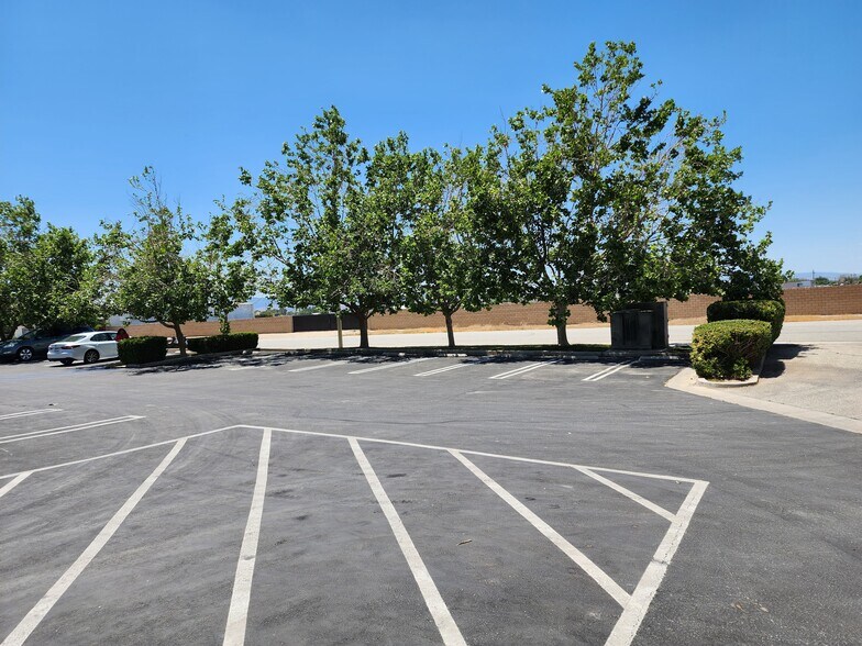 More Photos Of 45428 Trevor Ave, Lancaster Warehouse For Lease