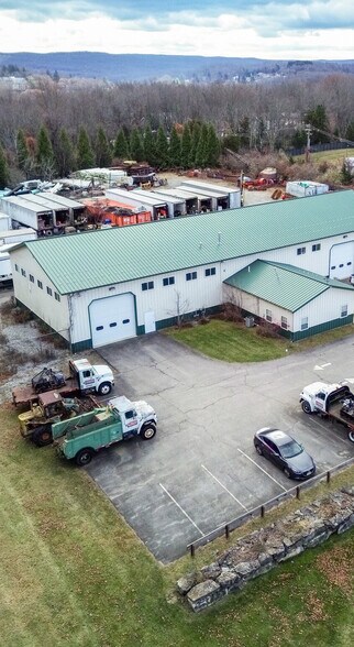 More Photos Of 10 Park Dr, Franklin Warehouse For Lease