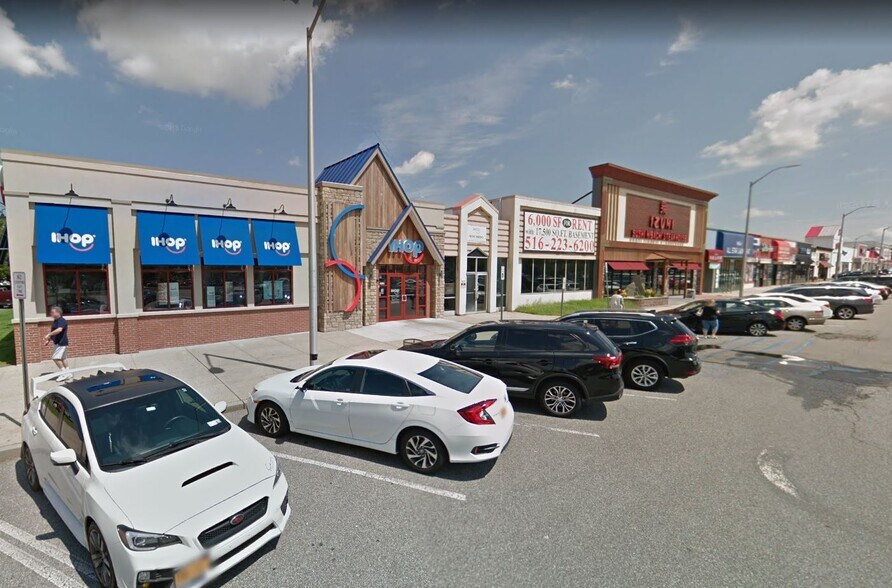 More Photos Of 2921-2953 Hempstead Tpke, Levittown General Retail For Lease