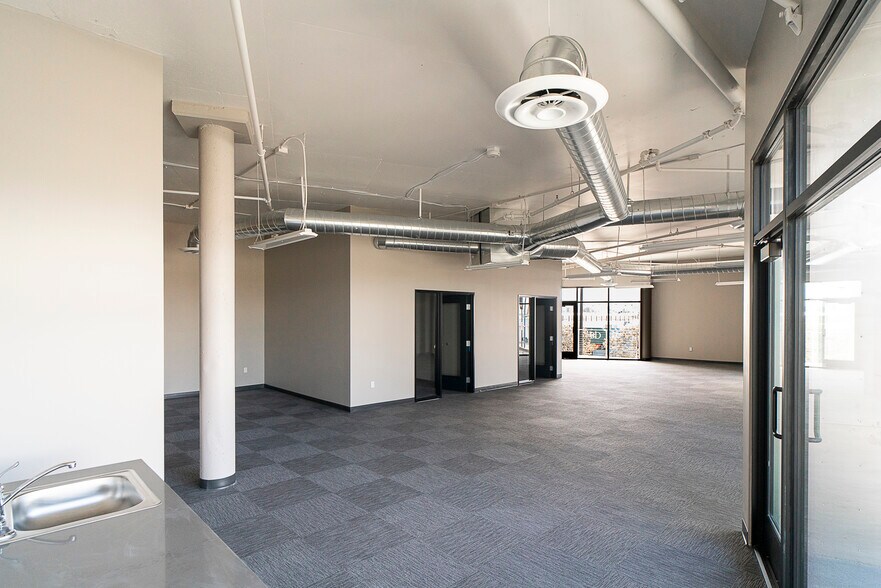 More Photos Of 1 E Charleston Blvd, Las Vegas Storefront Retail Office For Lease