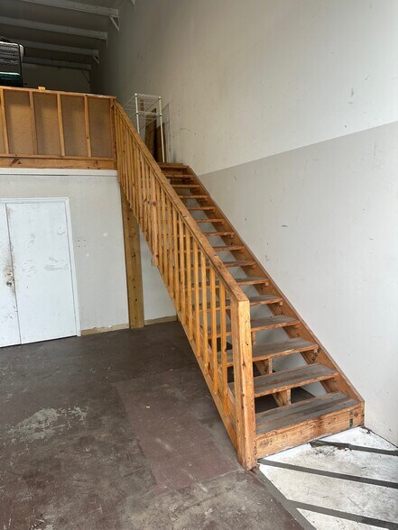 More Photos Of 716 Wesley Ave, Tarpon Springs Warehouse For Lease