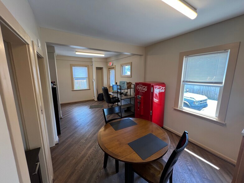 More Photos Of 2517 Mountain Rd, Pasadena Office Residential For Lease