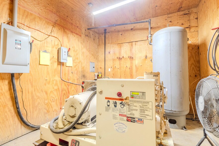 More Photos Of 55-57 Mark Dr, Delmont Light Manufacturing For Lease