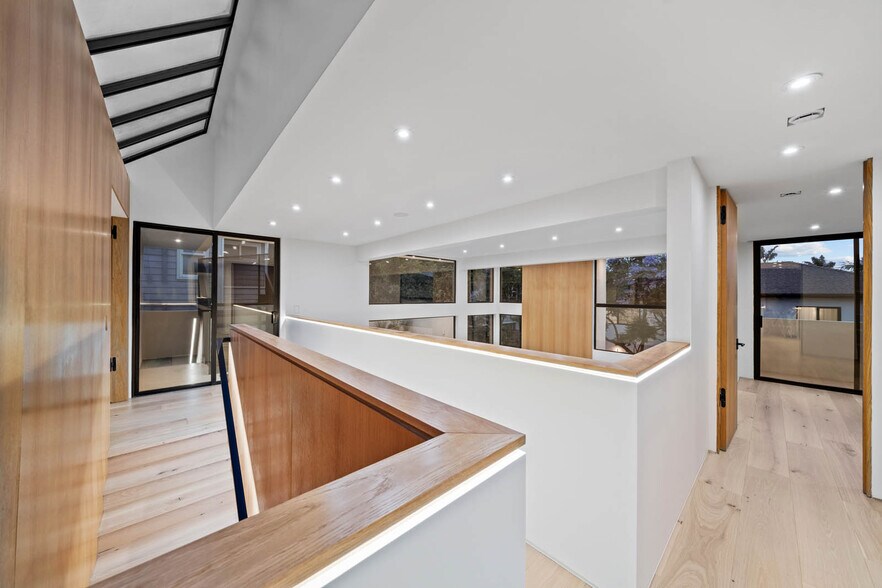 More Photos Of 7372 Fay Ave, La Jolla Multifamily For Sale