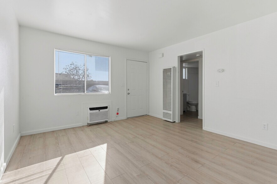 More Photos Of 330 Roberts Ln, Bakersfield Apartments For Sale