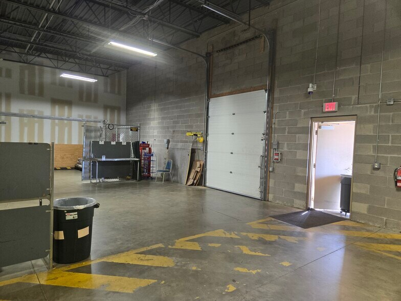 More Photos Of 2960 Technology Pl, Waldorf Research And Development For Lease