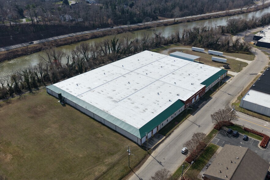 More Photos Of 301 Trade St, Danville Warehouse For Sale