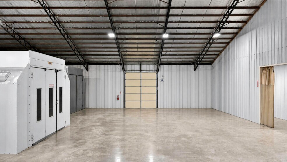 More Photos Of 412 N Mickey Mantle Blvd, Commerce Auto Repair For Sale