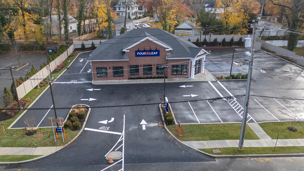 More Photos Of 16 Forest Ave, Glen Cove Office For Sale