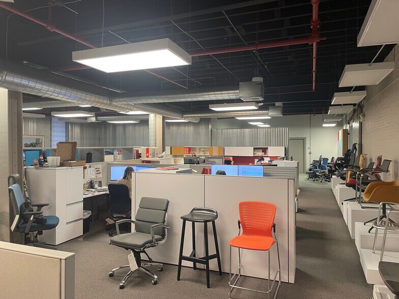 More Photos Of 1900 Lowe St, Pittsburgh Warehouse For Lease