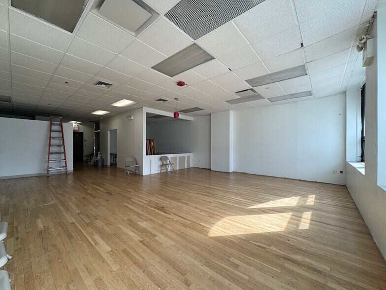 More Photos Of 412 Eighth Ave, New York Loft Creative Space For Lease