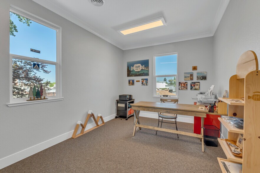 More Photos Of 160 Cherry Ave, Auburn Office Residential For Sale