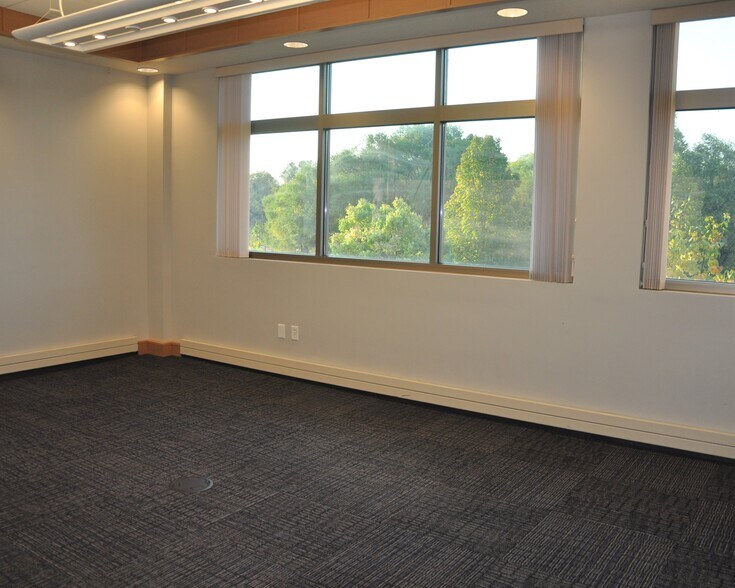 More Photos Of 3717 23rd St S, Saint Cloud Office For Lease
