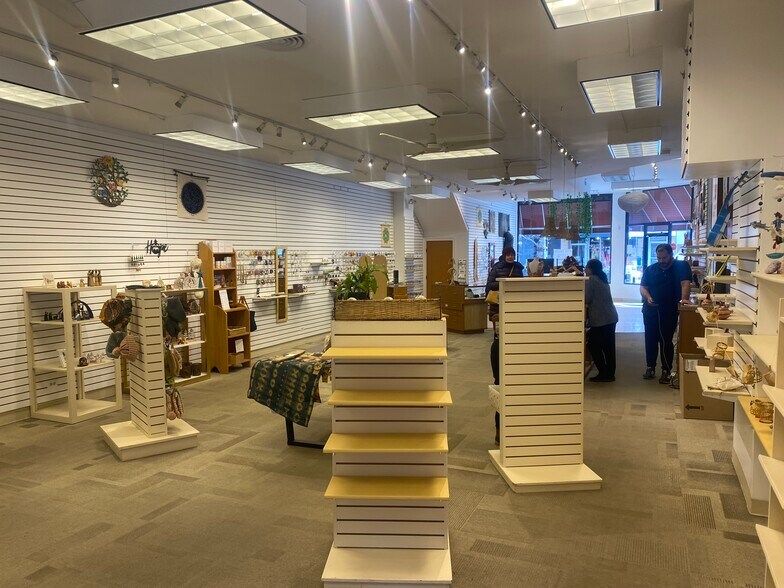 More Photos Of 121 N Marion St, Oak Park Storefront Retail Office For Lease