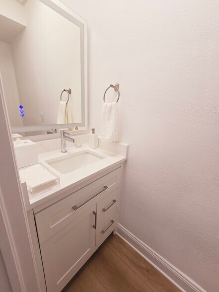 More Photos Of 155-157 E New England Ave, Winter Park Medical For Sale