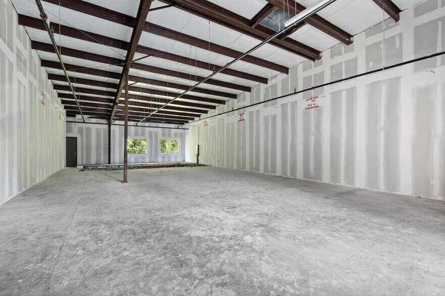 More Photos Of 7645 Merrill Rd, Jacksonville Freestanding For Lease