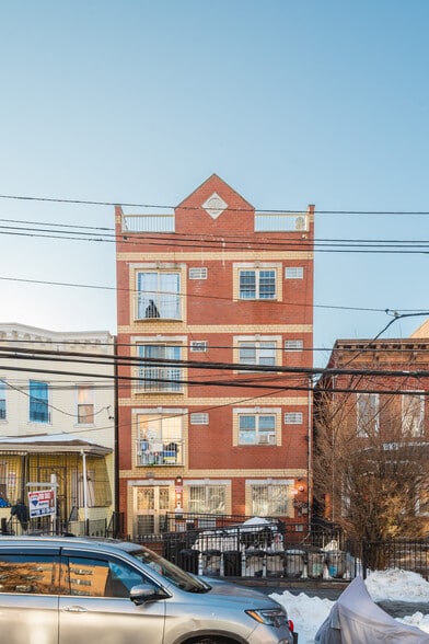 More Photos Of 10430 39th Ave, Corona Apartments For Sale