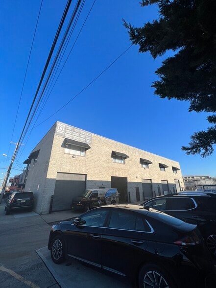 More Photos Of 151 Industrial Loop, Staten Island Storefront Retail Office For Sale