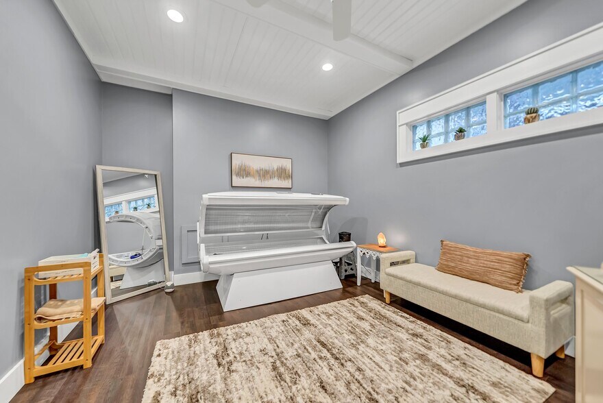 More Photos Of 6576 E Quaker St, Orchard Park Freestanding For Sale