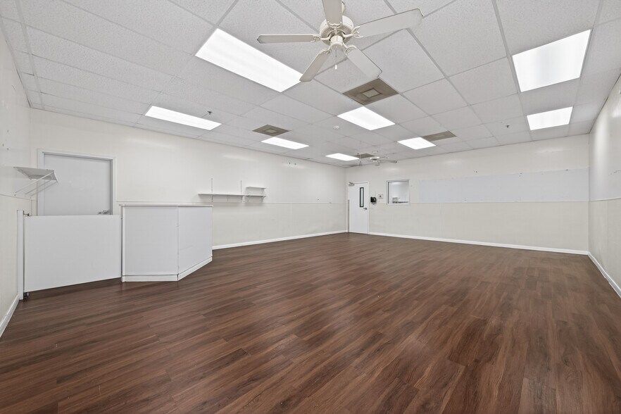 More Photos Of 8525 Queenston Blvd, Houston Freestanding For Sale