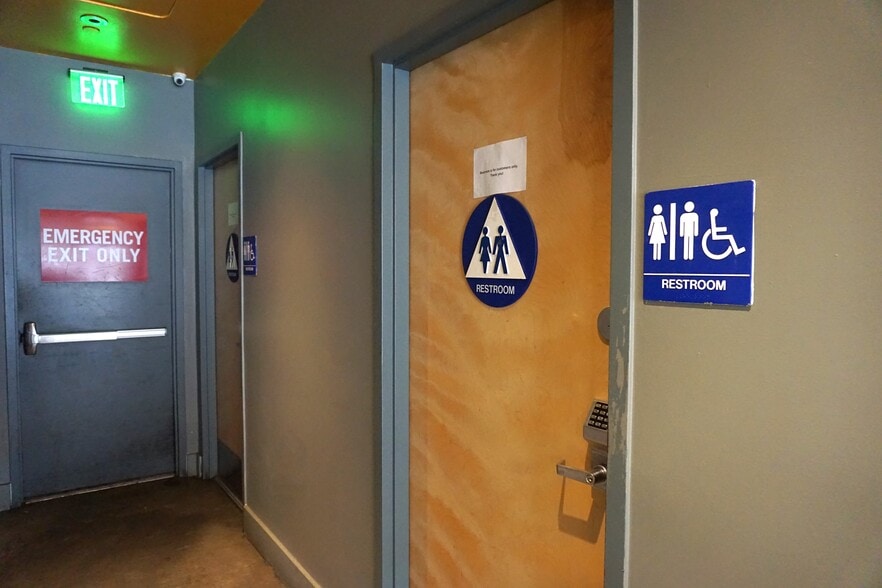 More Photos Of 525 Santa Monica Blvd, Santa Monica Apartments For Sale