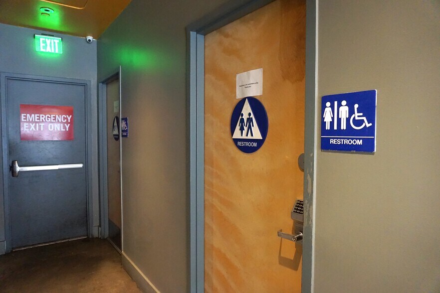 More Photos Of 525 Santa Monica Blvd, Santa Monica Apartments For Lease