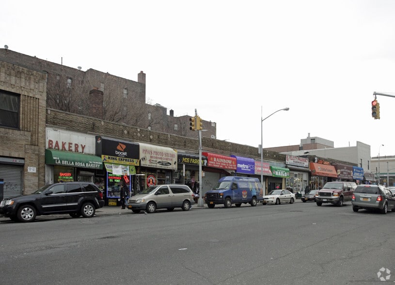 More Photos Of 605-629 E Tremont Ave, Bronx Storefront For Lease