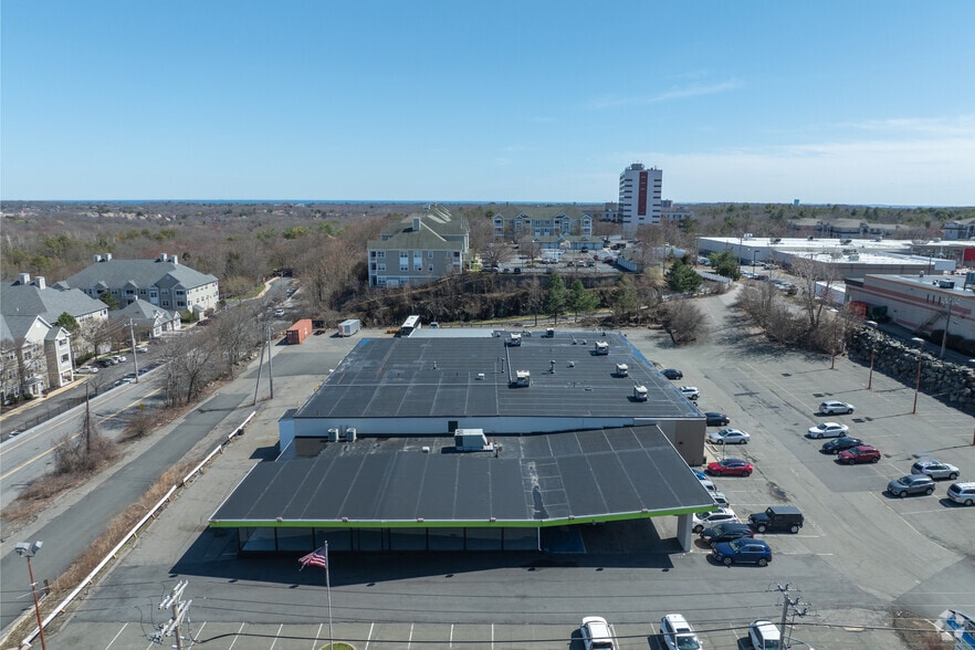 More Photos Of 207 Highland Ave, Salem Light Distribution For Lease