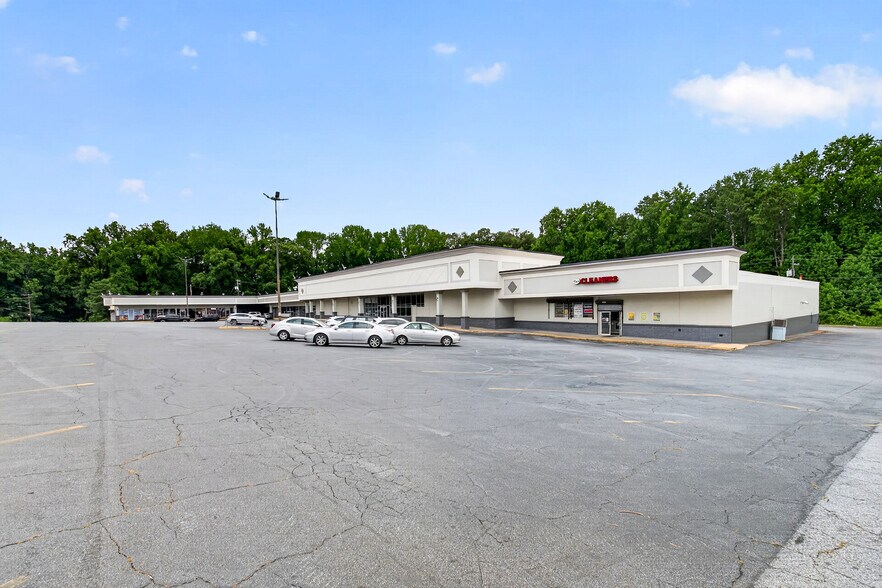 More Photos Of 2455 Delowe Dr, Atlanta Unknown For Lease