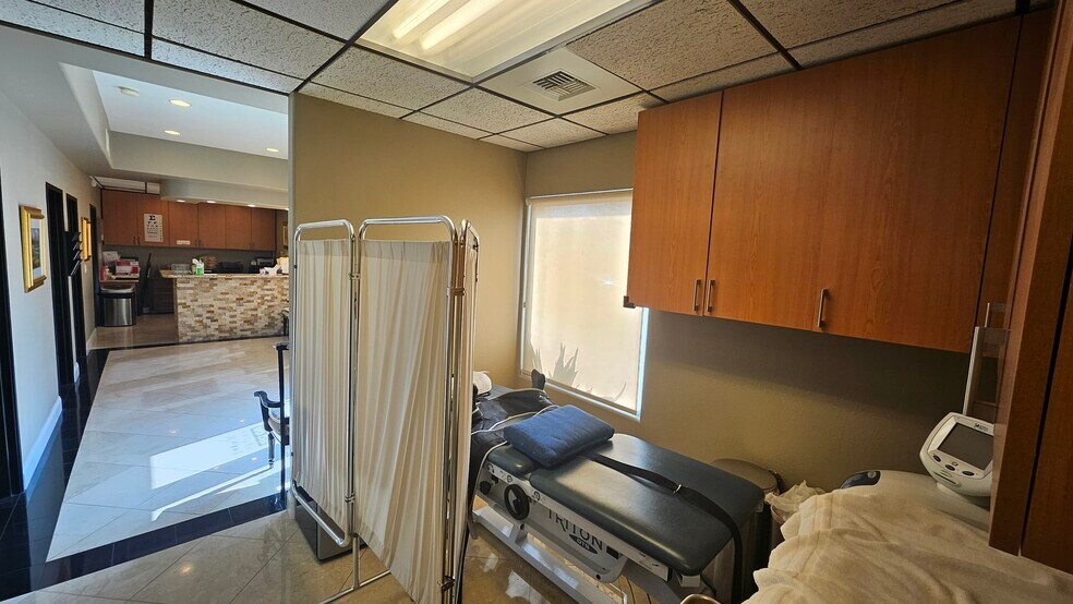 More Photos Of 3828 W Commonwealth Ave, Fullerton Office For Lease